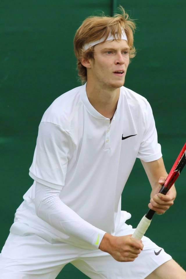 助力球队夺 助力球队夺