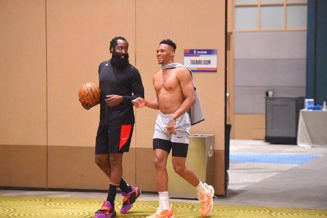 场控制轴与 场控制轴与